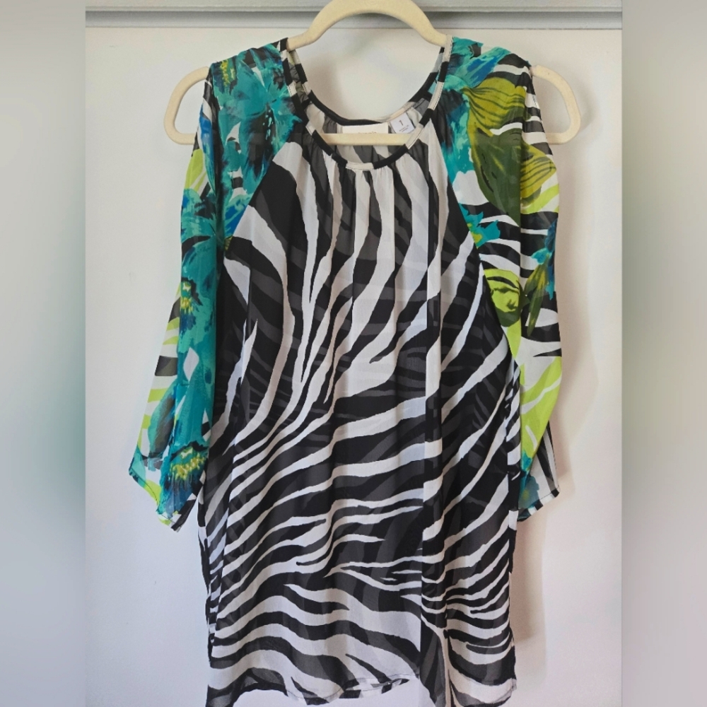 Chico's ~Tropical open Shoulder Zebra print top